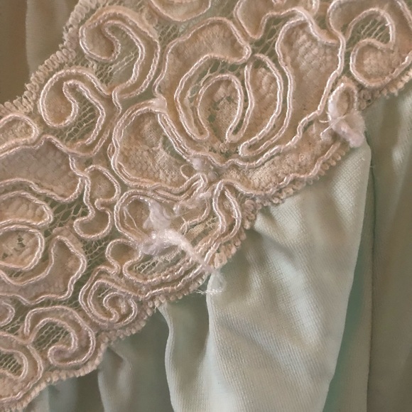 Vintage Barbizon Lace Nightgown-744 $35 or $30 w/offer - Picture 4 of 4